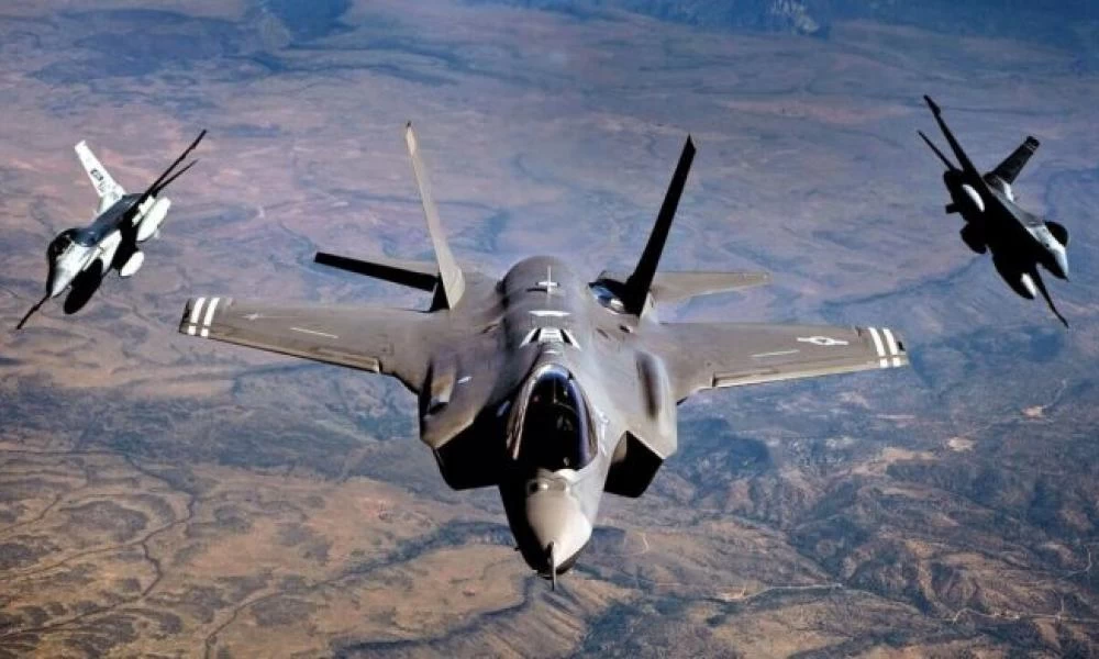 Οι ΗΠΑ πραγματοποίησαν αεροπορικές προσβολές κατά Ιρανικών στόχων στη Συρία